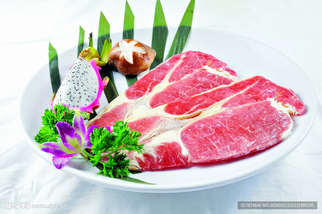 新鲜雪花牛肉摆盘