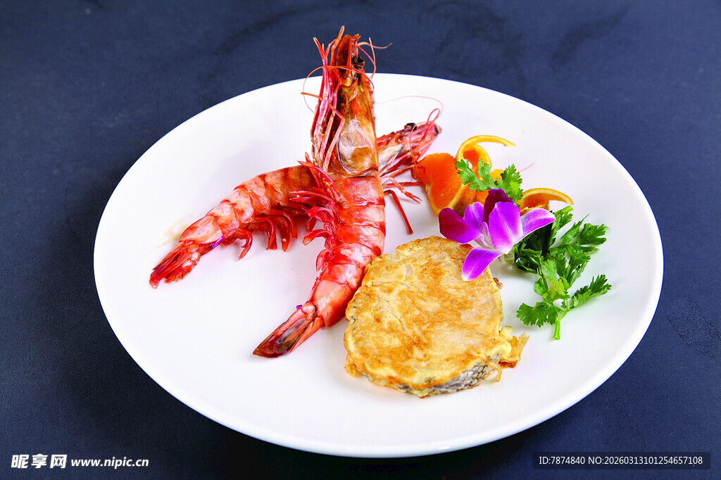 鲜虾配蛋美食摆盘