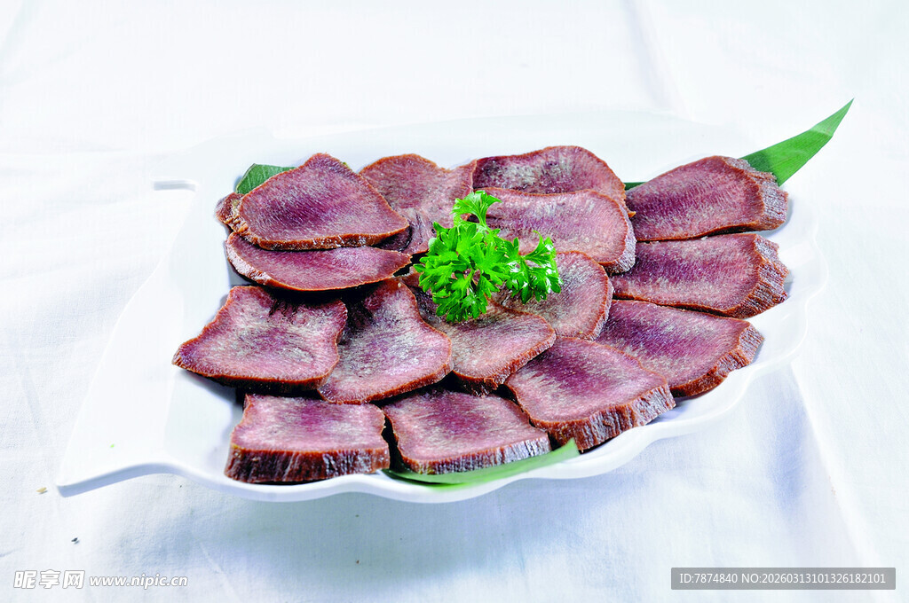 美味卤牛肉摆盘精致