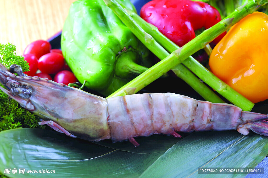 鲜活大虾与多彩蔬菜组合