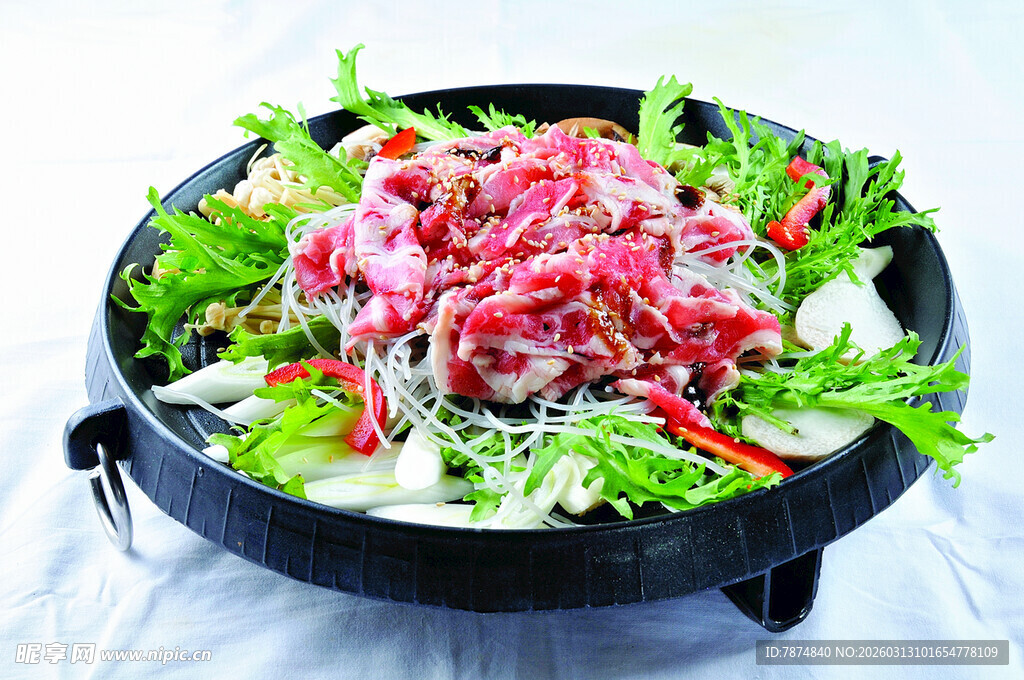 鲜嫩牛肉火锅食材拼盘