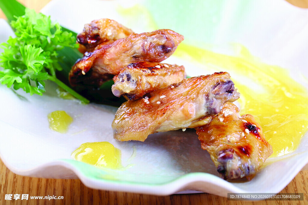 美味烤鸡翅摆盘精致