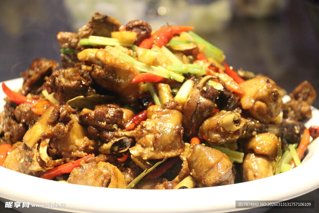 美味香辣炒鸡块