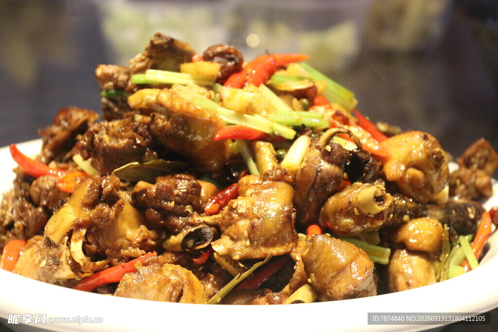 美味香辣炒鸡肉