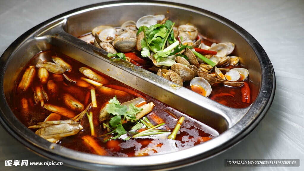 鸳鸯火锅 食材丰富诱人