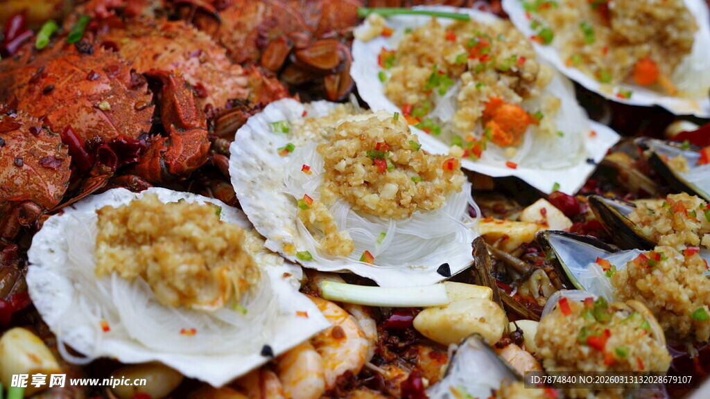 美味蒜蓉烤扇贝