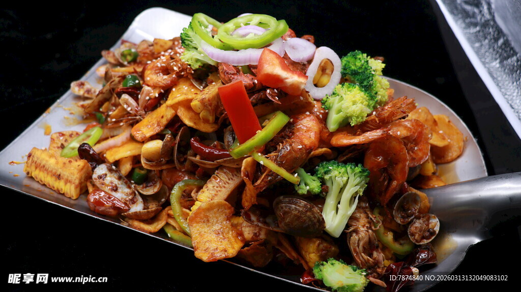 美味多彩的蔬菜肉类拼盘