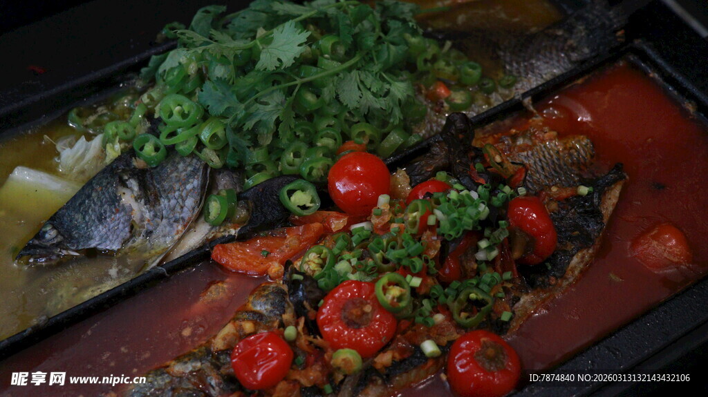 香辣烤鱼 食材丰富诱人