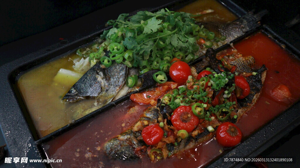 美味烤鱼搭配新鲜蔬菜