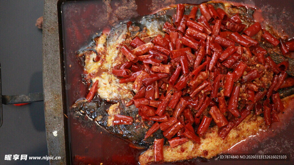 新鲜红辣椒堆叠展示