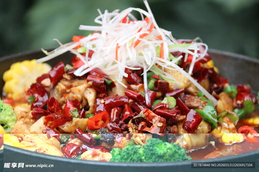 香辣可口的特色麻辣香锅