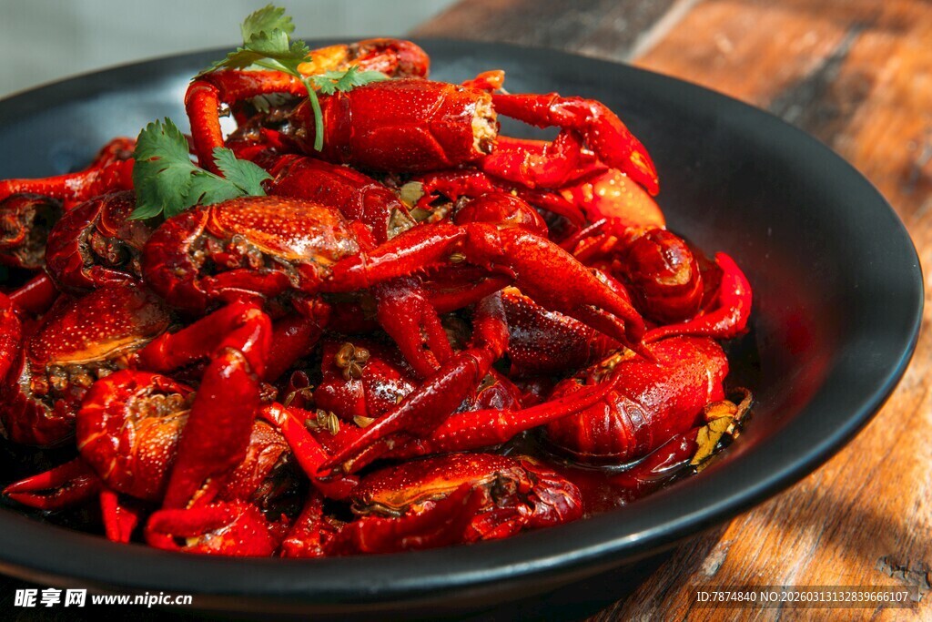 美味香辣小龙虾一盘
