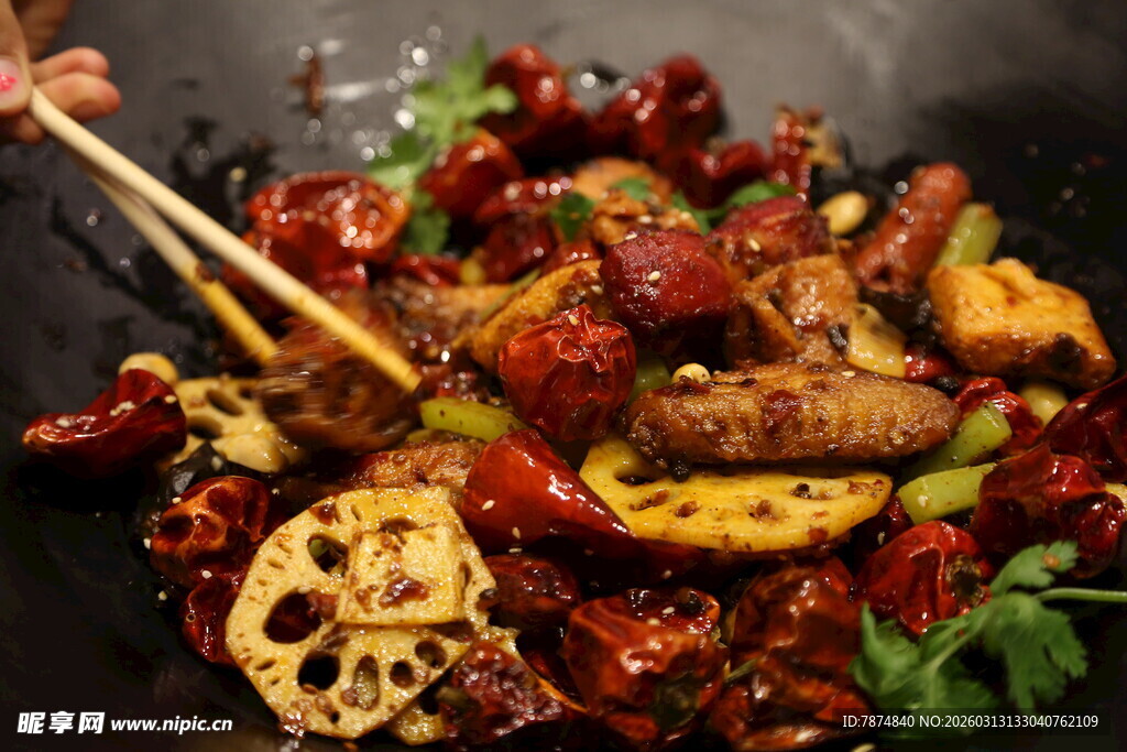 香辣诱人的特色麻辣香锅