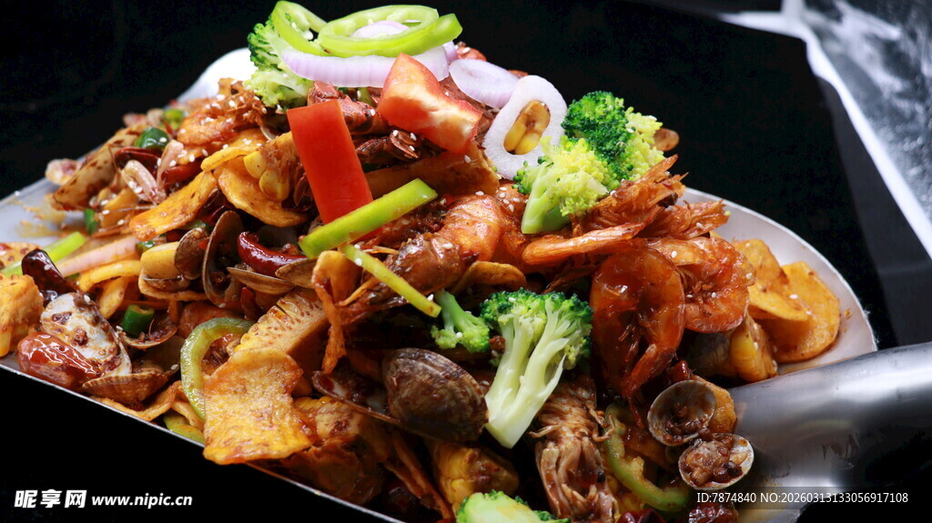 美味丰盛的蔬菜肉类大杂烩