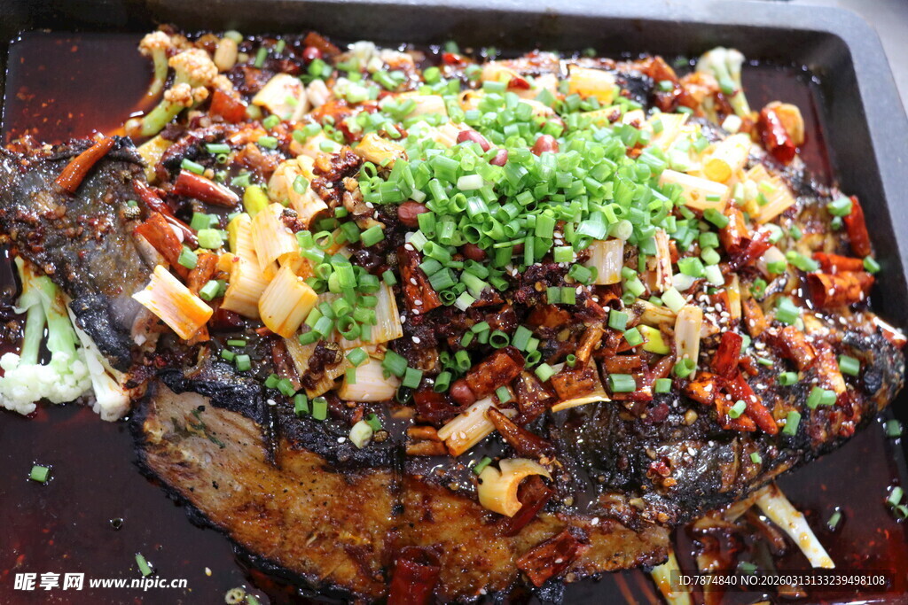 美味香辣烤鱼诱人呈现