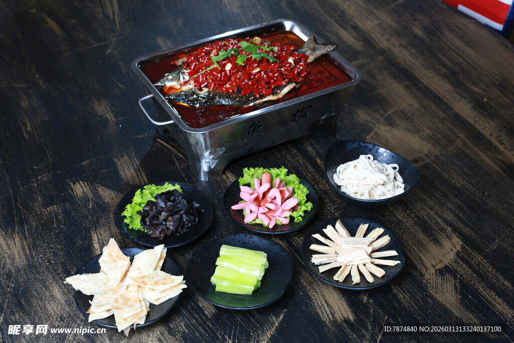 火锅与寿司的美味组合