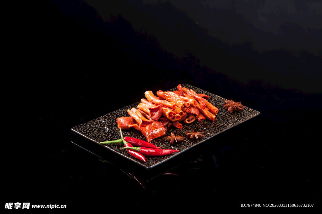 美味香辣烤肉摆盘精致