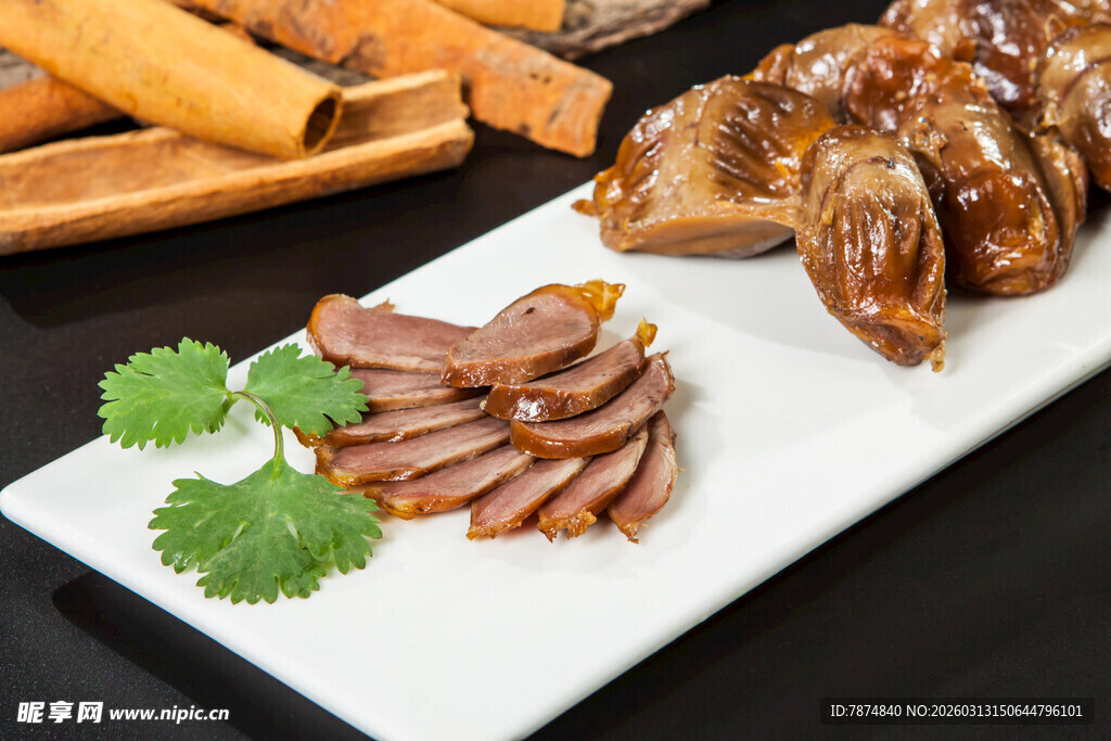 美味卤味拼盘 色泽诱人