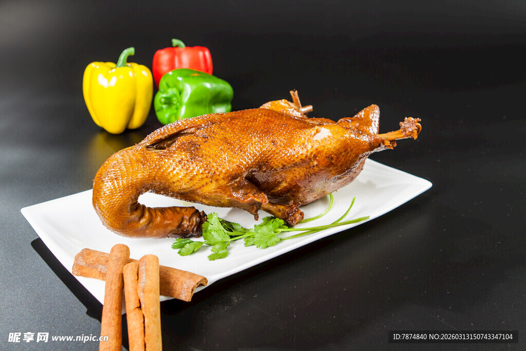 美味烤鸭配多彩蔬菜