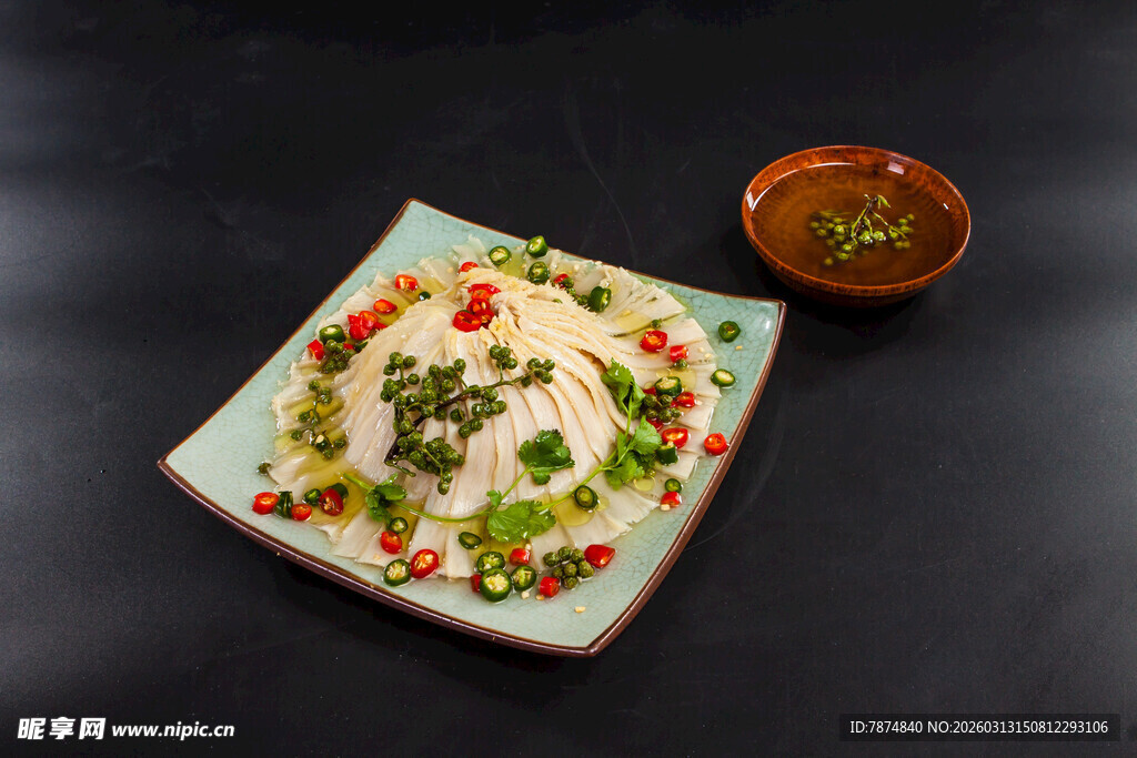 精致摆盘的美味菜肴