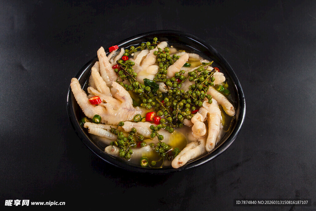 酸辣泡椒凤爪 鲜香诱人