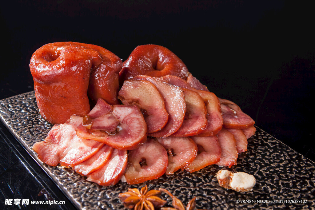 美味卤味拼盘展示