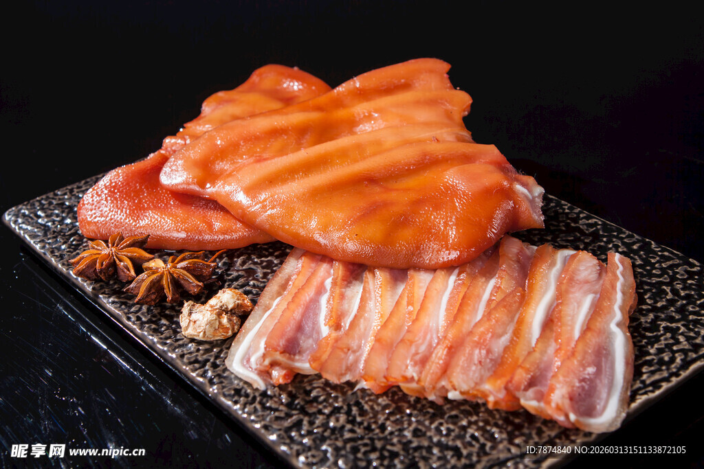 美味诱人的特色烟熏肉制品