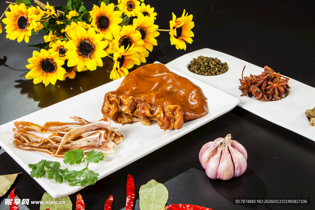 美味卤味拼盘 佐以鲜花