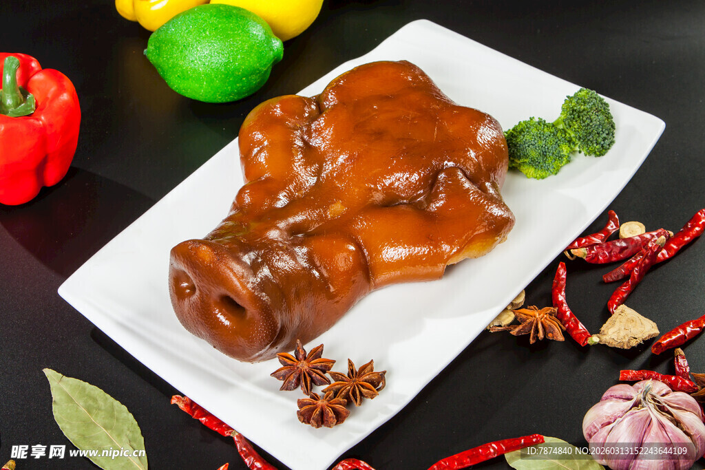 美味卤猪头肉 佐料相伴