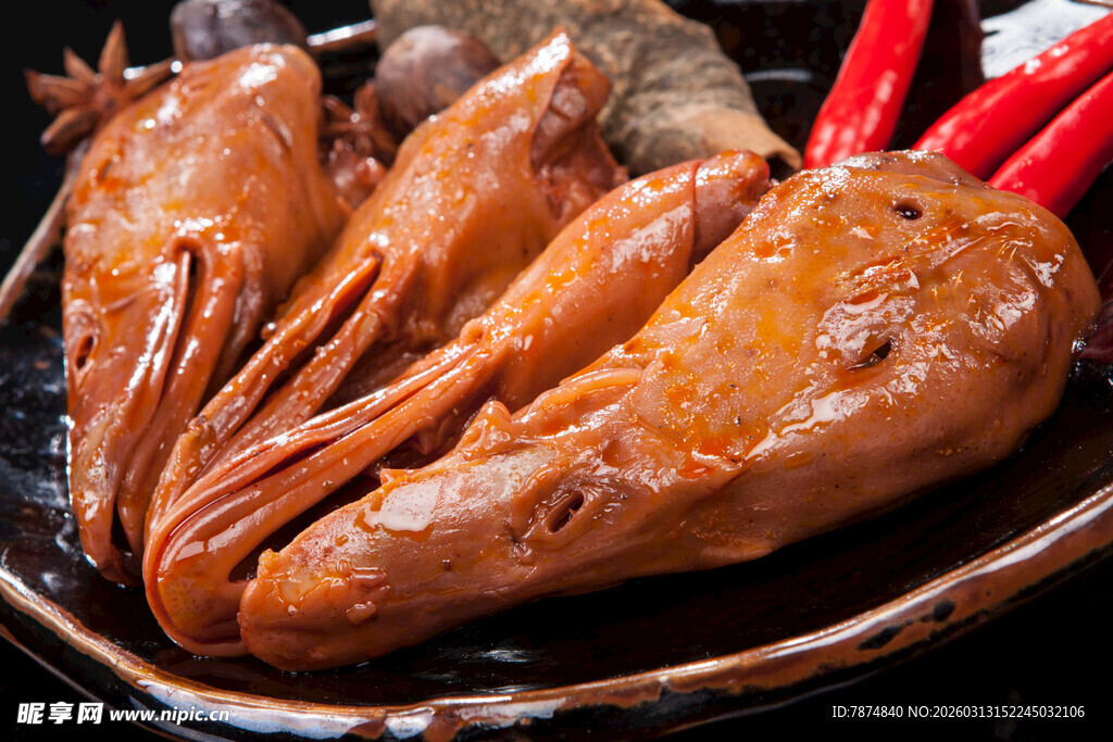 美味卤味鸭头与海鲜