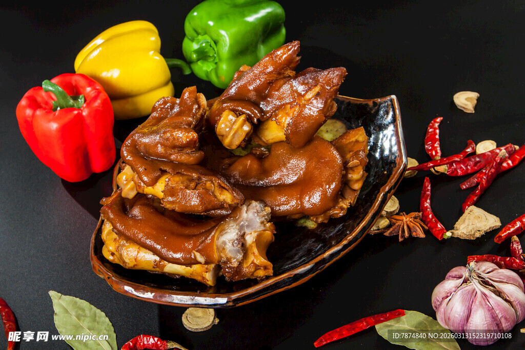 美味卤猪蹄 鲜香诱人