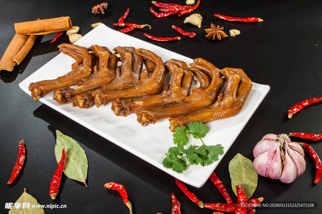 美味卤鸭爪 香料相伴