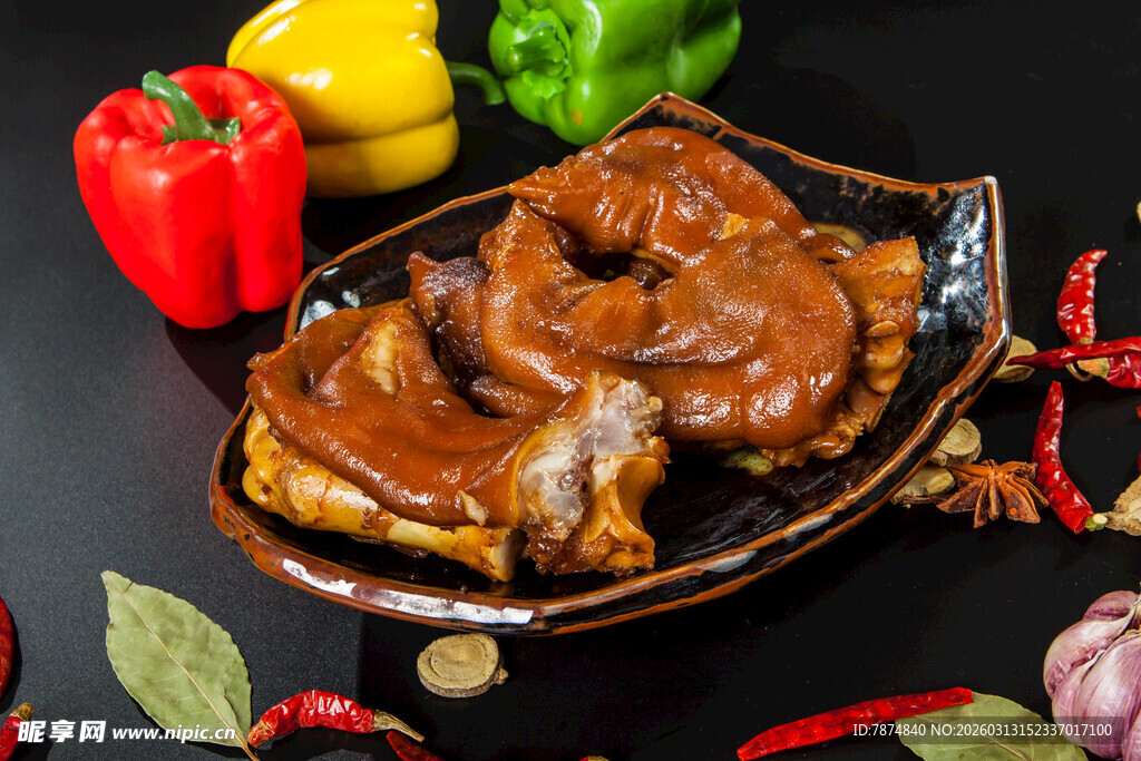 美味卤猪蹄 色泽诱人