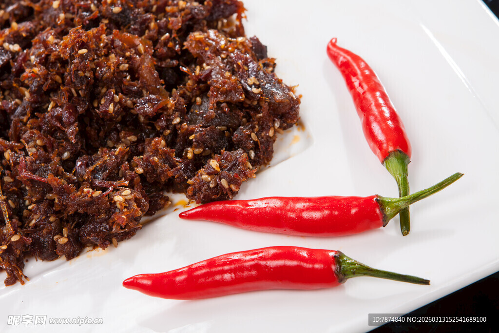 香辣牛肉干与红辣椒