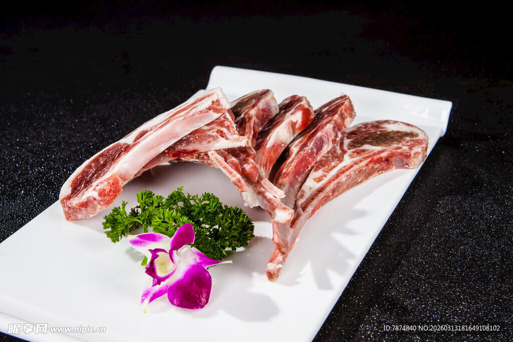 美味烤羊排摆盘精致