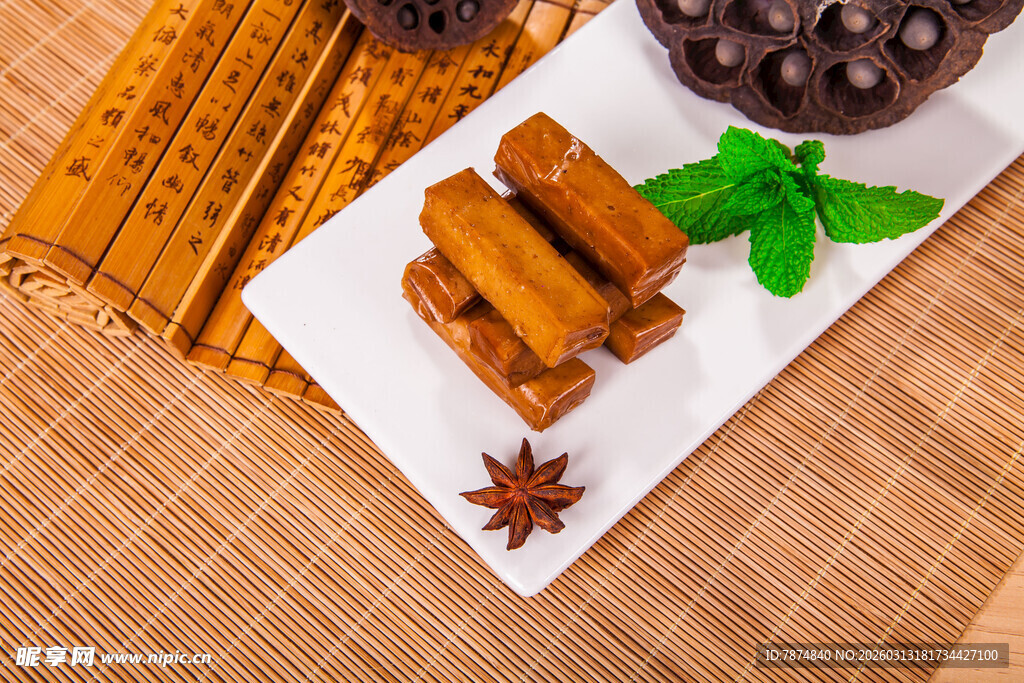 美味肉桂卷搭配精致装饰