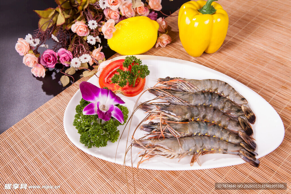 美味大虾摆盘 色彩诱人