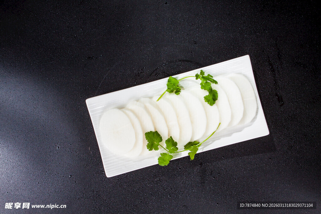 精致摆盘的美味白切食物