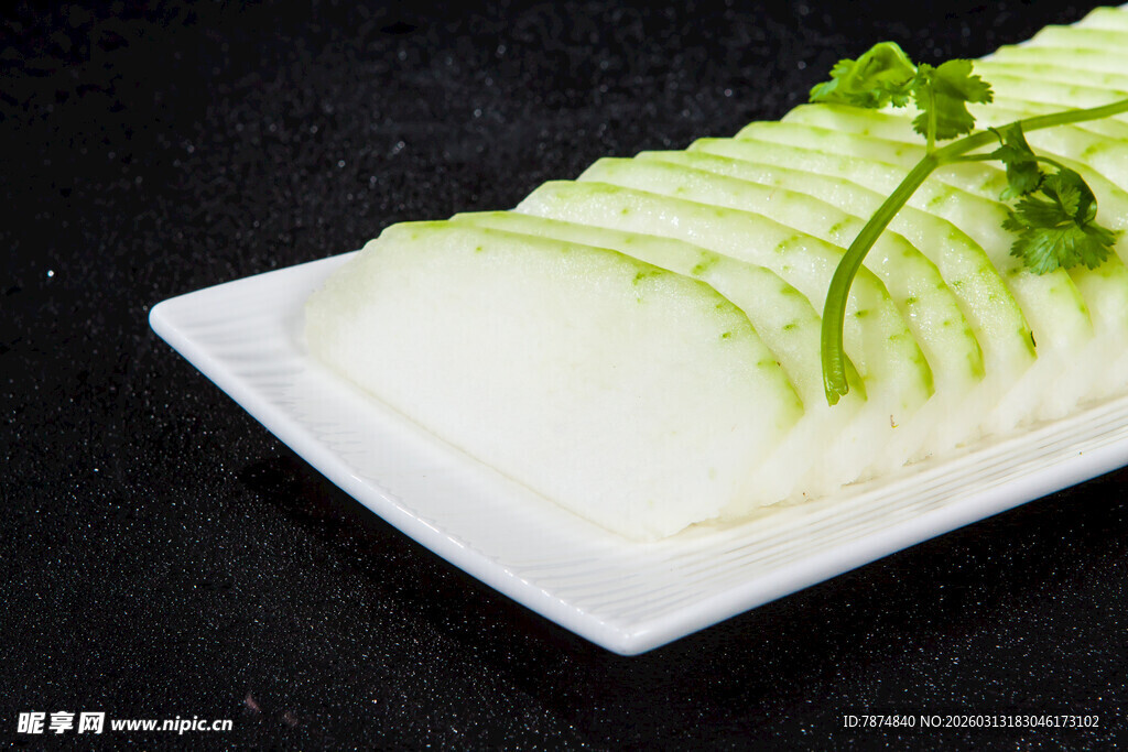 清爽黄瓜片摆盘
