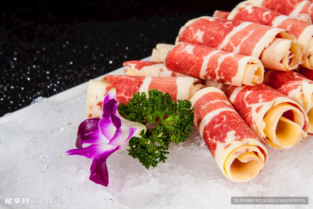 精致雪花肥牛卷摆盘