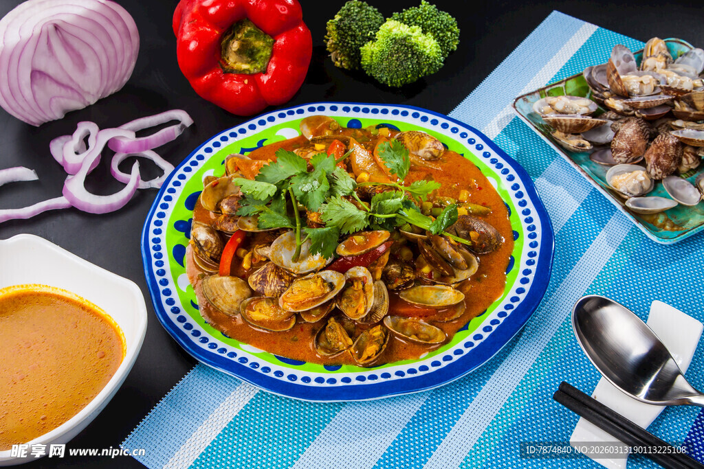 美味海鲜汤 多彩食材搭配