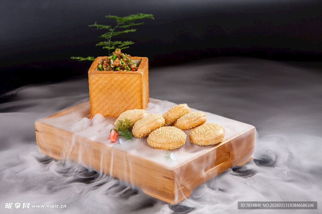 精致糕点搭配绿植摆盘