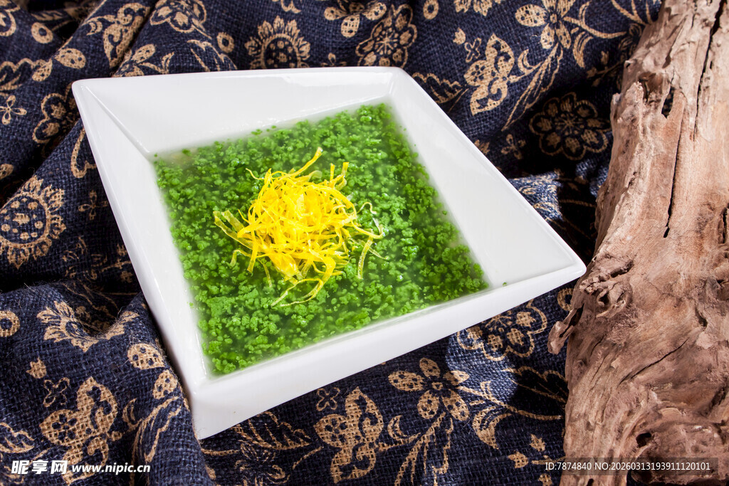 绿色蔬菜摆盘美食