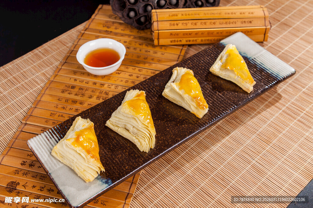 美味三角芝士点心