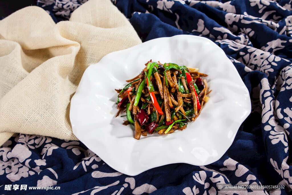 凉拌时蔬配面饼