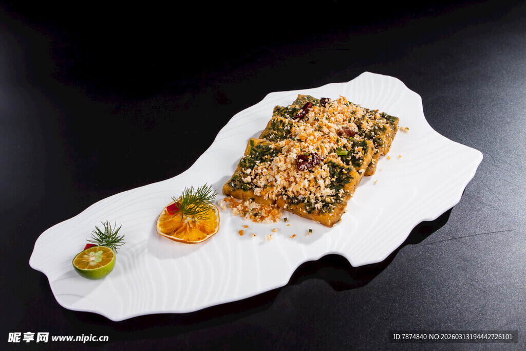 创意摆盘的美味特色菜肴