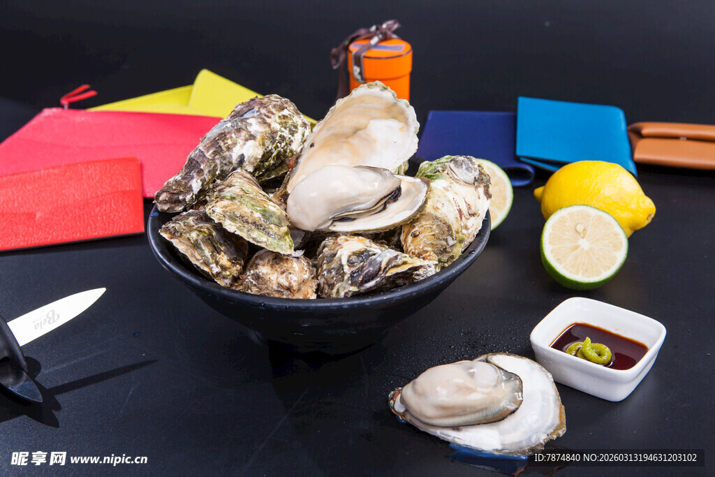 新鲜生蚝搭配多样食材