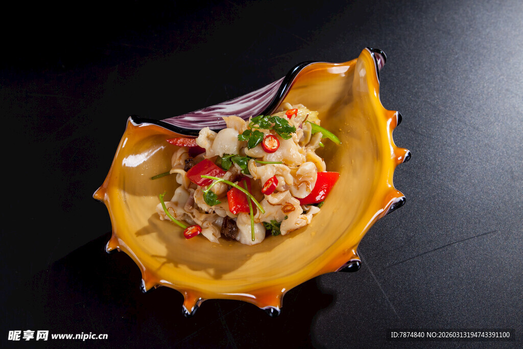 创意摆盘的美味蔬菜沙拉