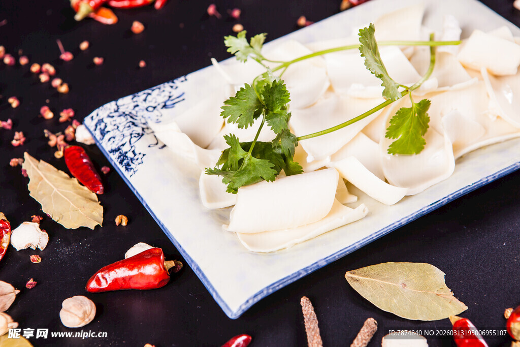 美味凉拌鸡肉 鲜香诱人