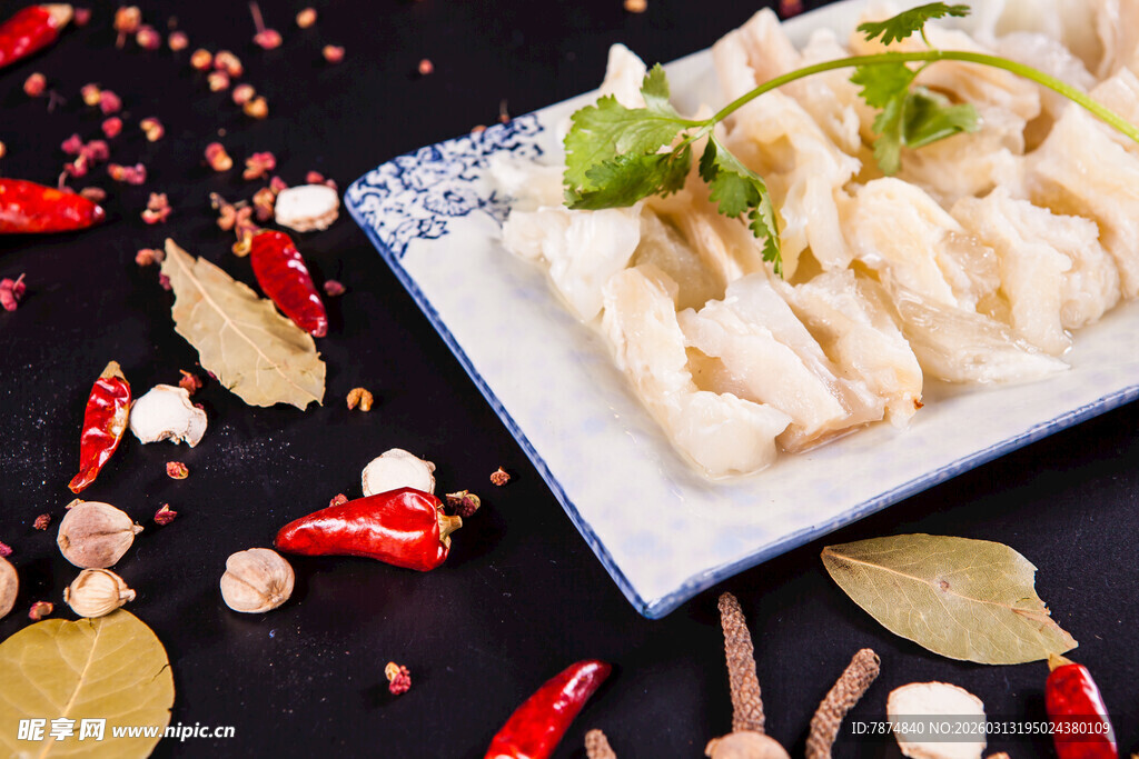 美味凉拌鸡肉 佐料丰富